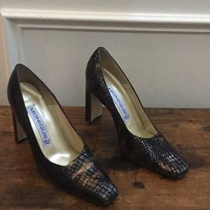 Ladies size 7 Monique pumps